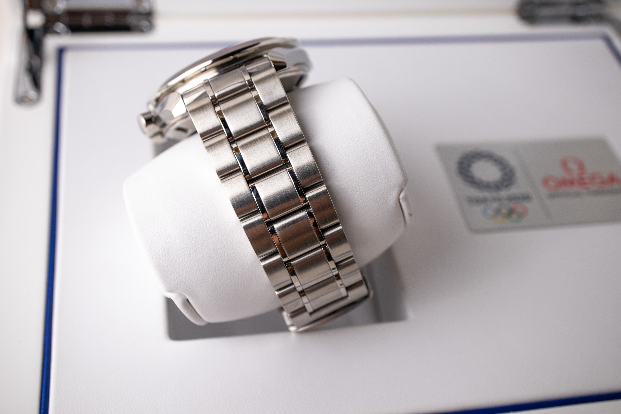 Omega Speedmaster Tokyo 2020 “Rising Sun” 522.30.42.30.06.001