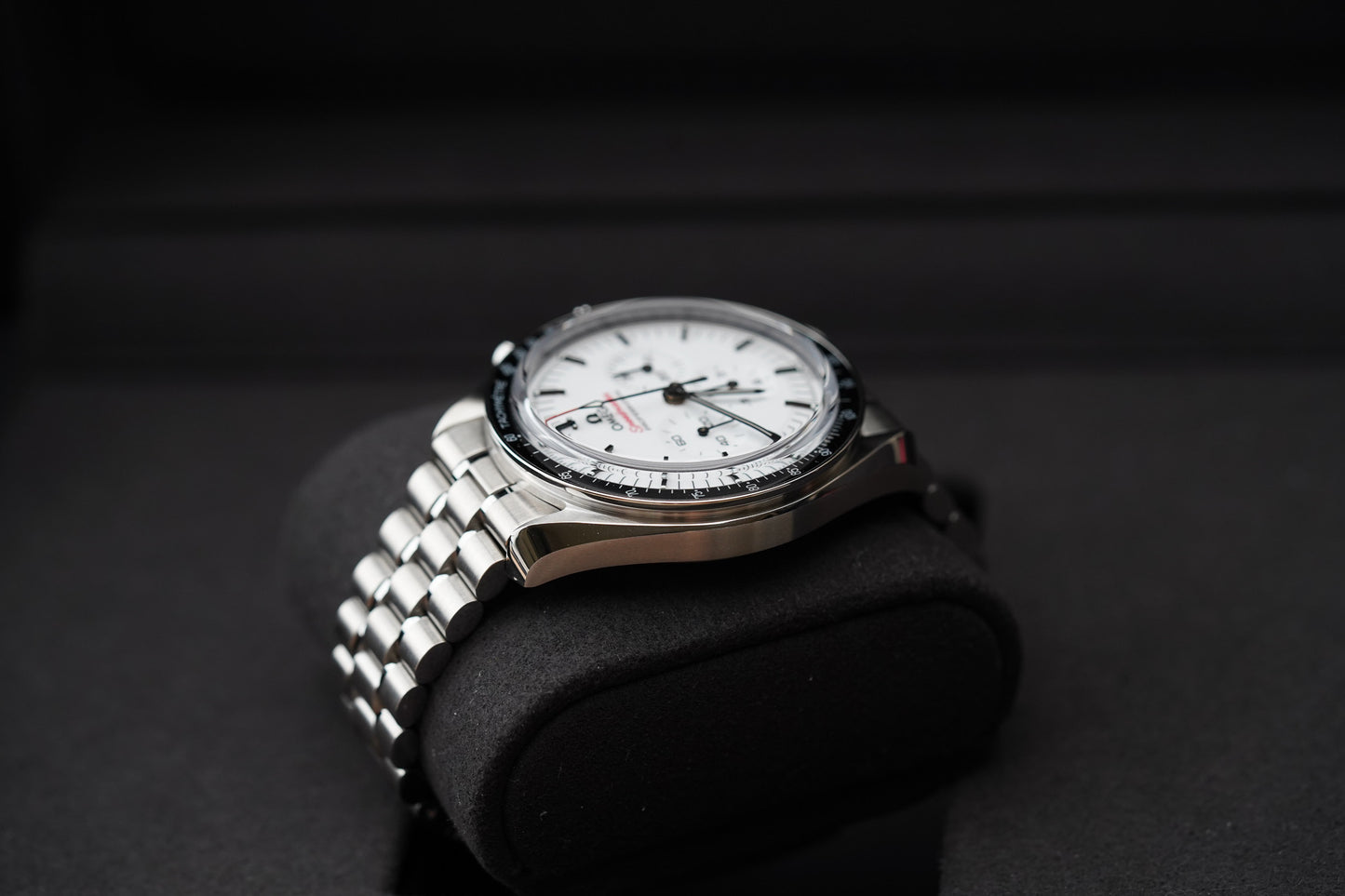 Omega Speedmaster White 310.30.42.50.04.001