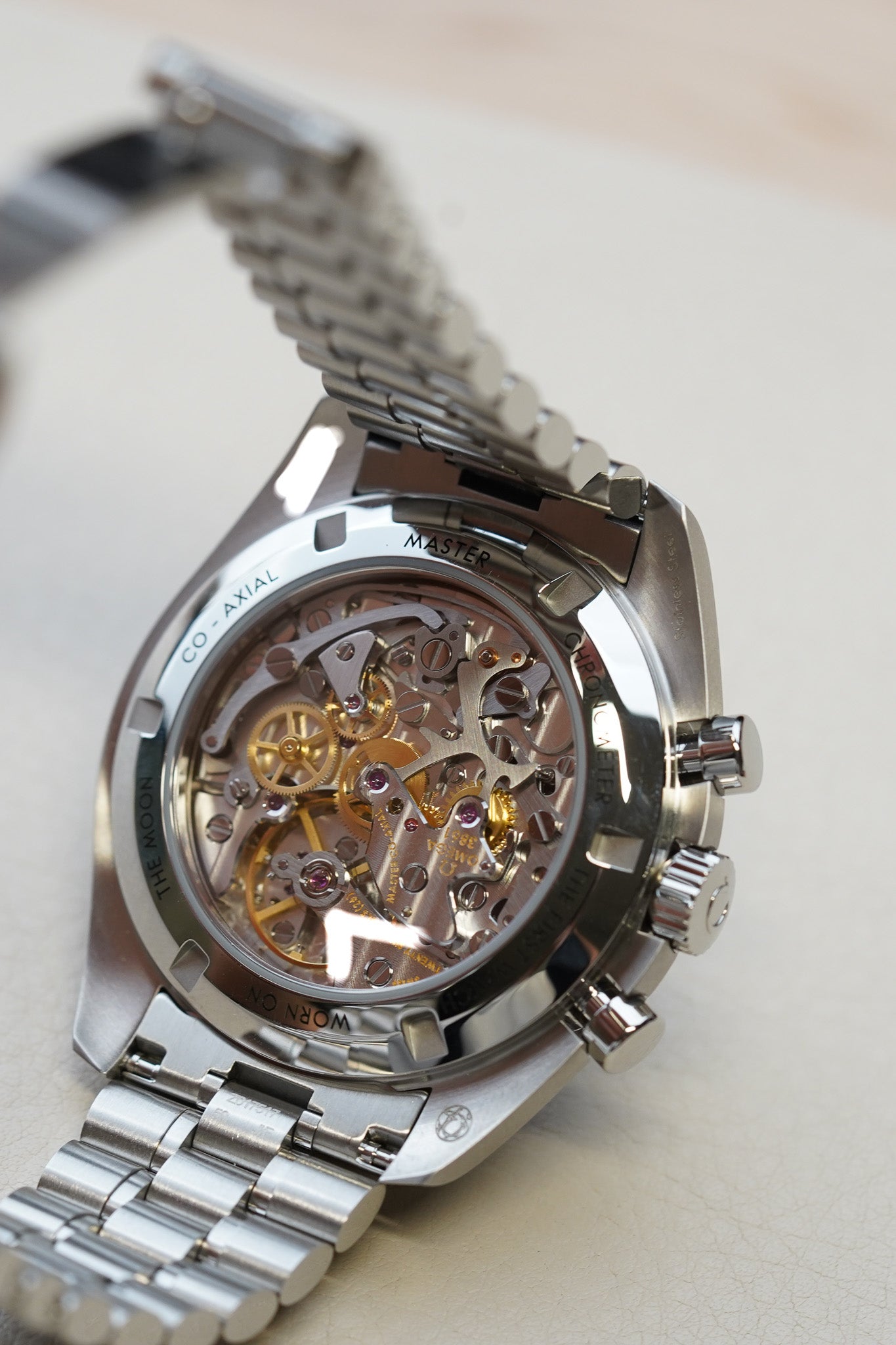 Omega Speedmaster White 310.30.42.50.04.001