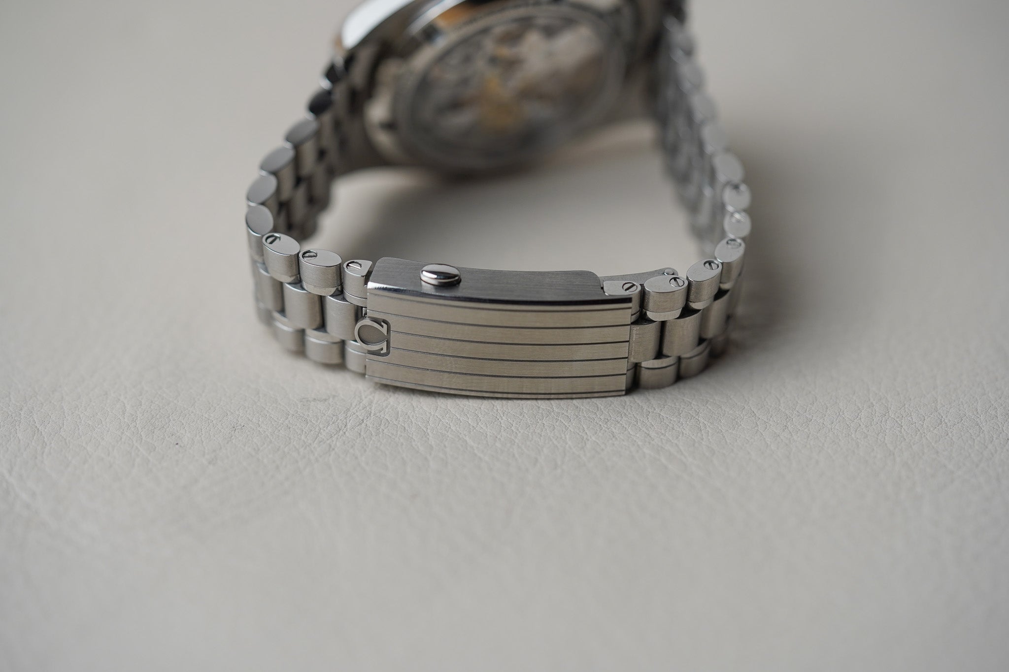 Omega Speedmaster White 310.30.42.50.04.001