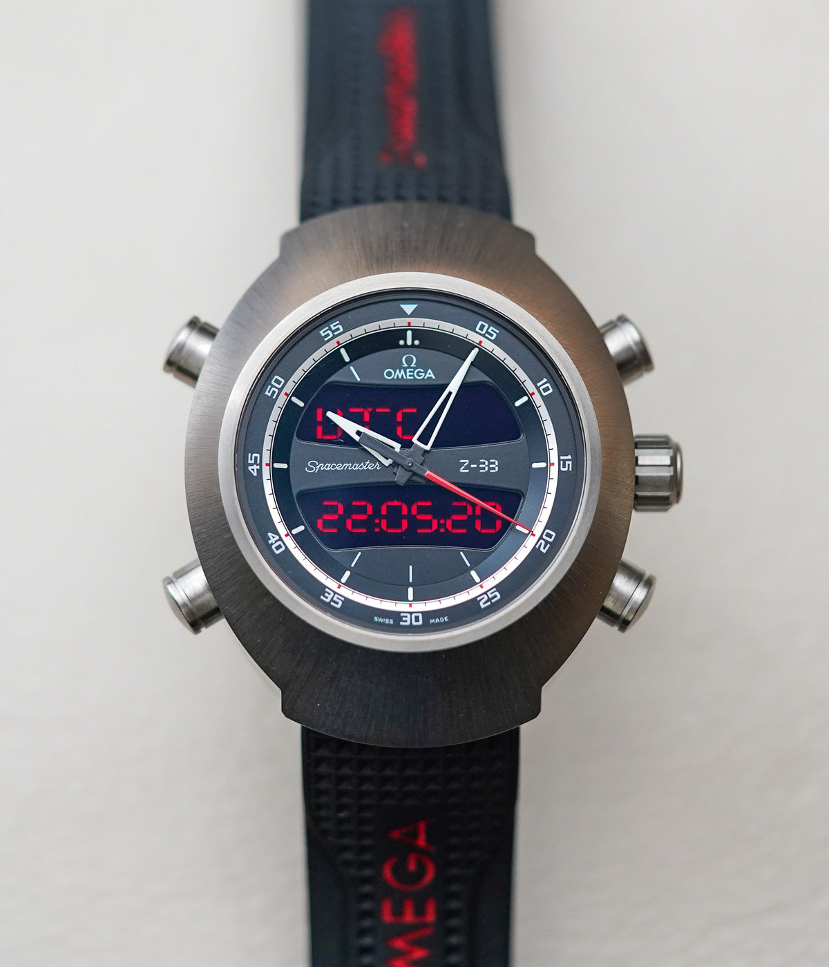Omega Speedmaster Z-33 Spacemaster 325.92.43.79.01.001