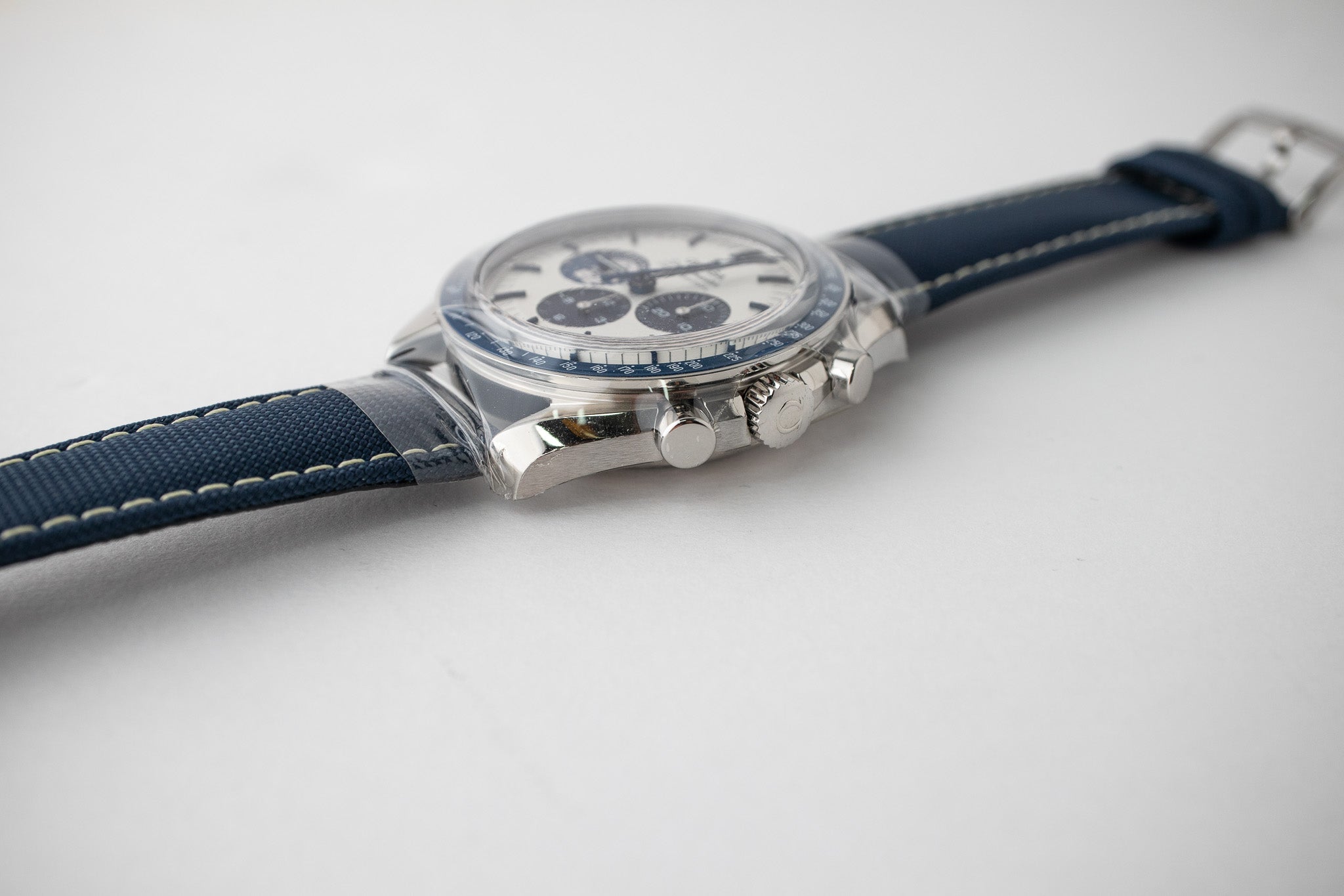 Omega Speedmaster “Silver Snoopy Award” 310.32.42.50.02.001