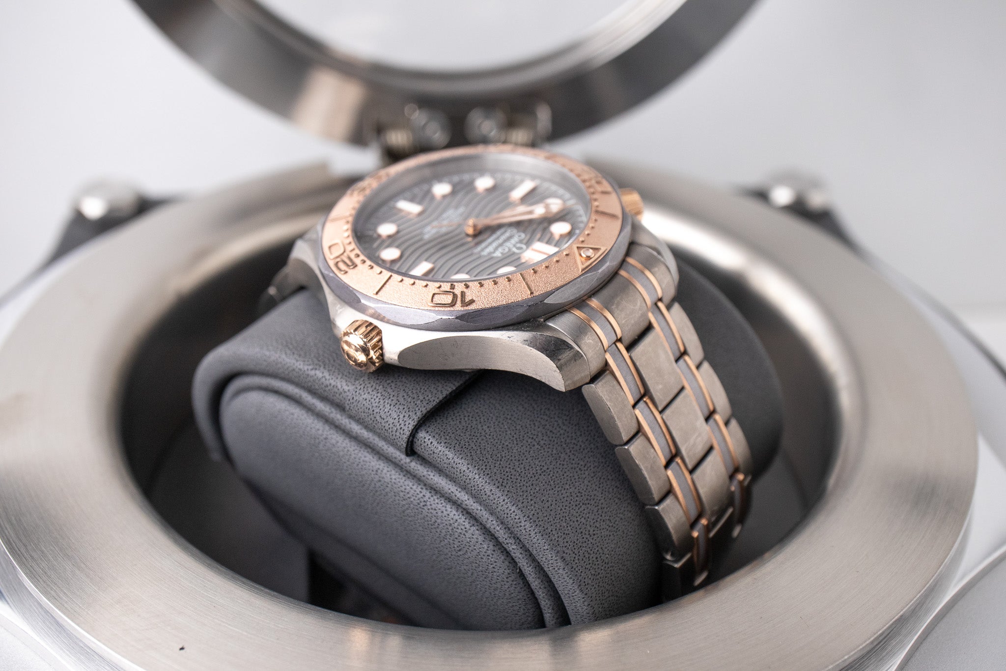 Omega Seamaster 300M Titanium Tantalum Sedna Gold 210.60.42.20.99. Belmont Watches