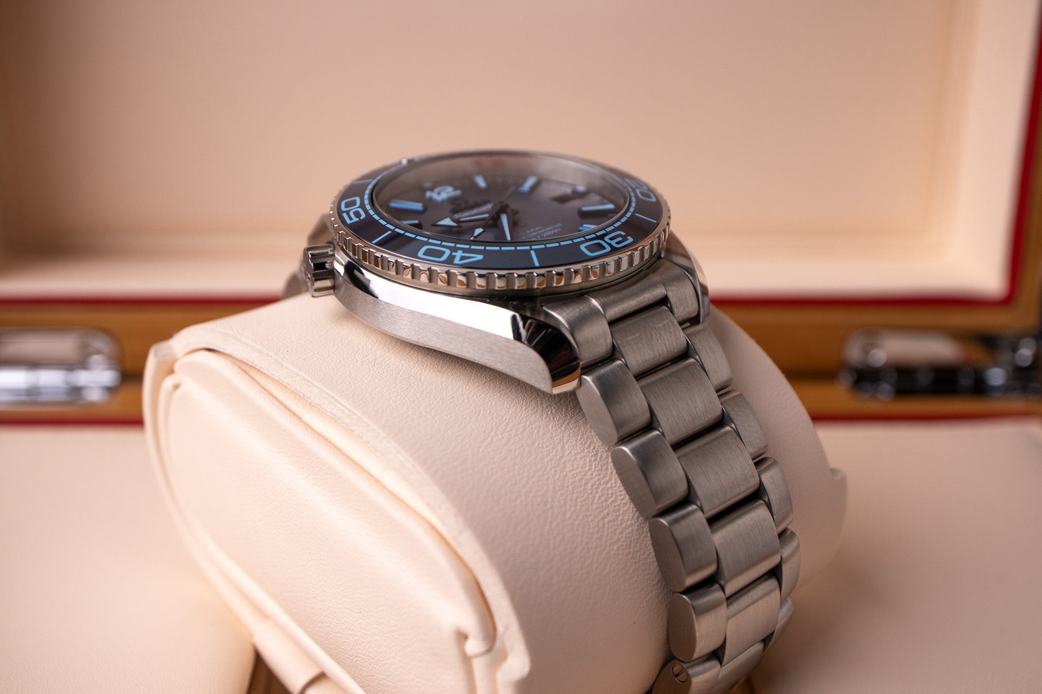 Omega Seamaster Planet Ocean Summer Blue 215.30.40.20.03.002