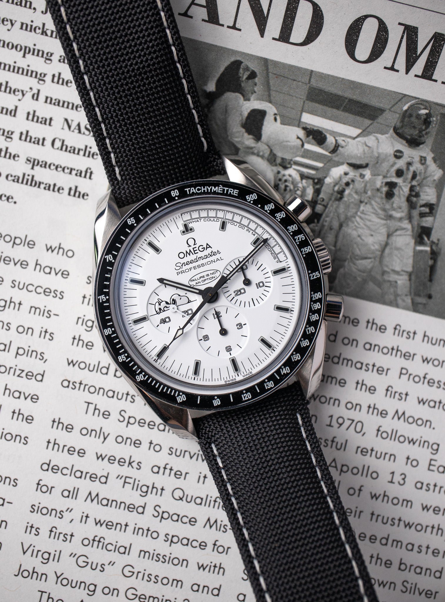Omega Speedmaster Apollo 13 Snoopy '45th Anniversary' 311.32.42.30.04.003