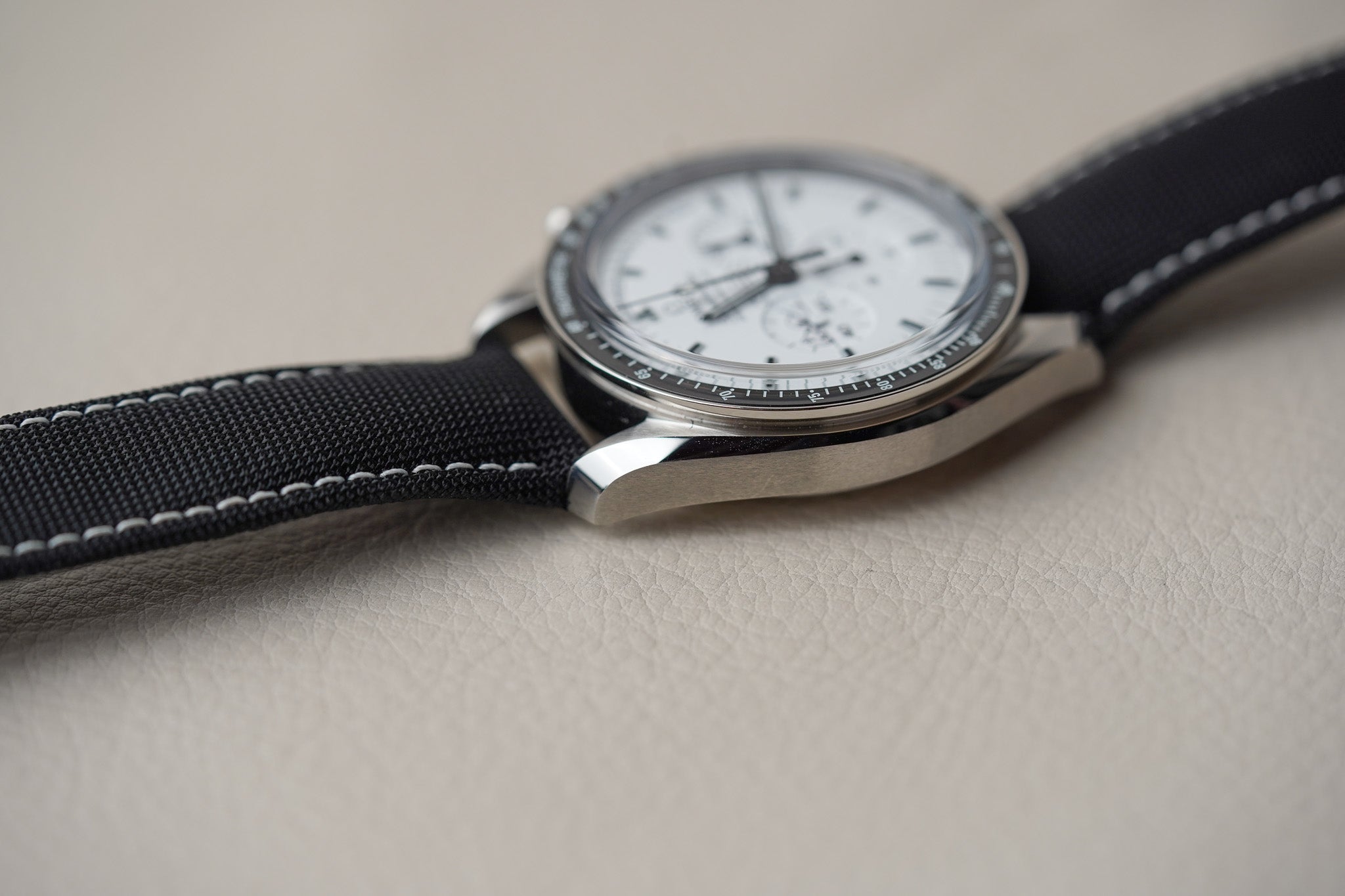 Omega Speedmaster Apollo 13 Snoopy '45th Anniversary' 311.32.42.30.04.003