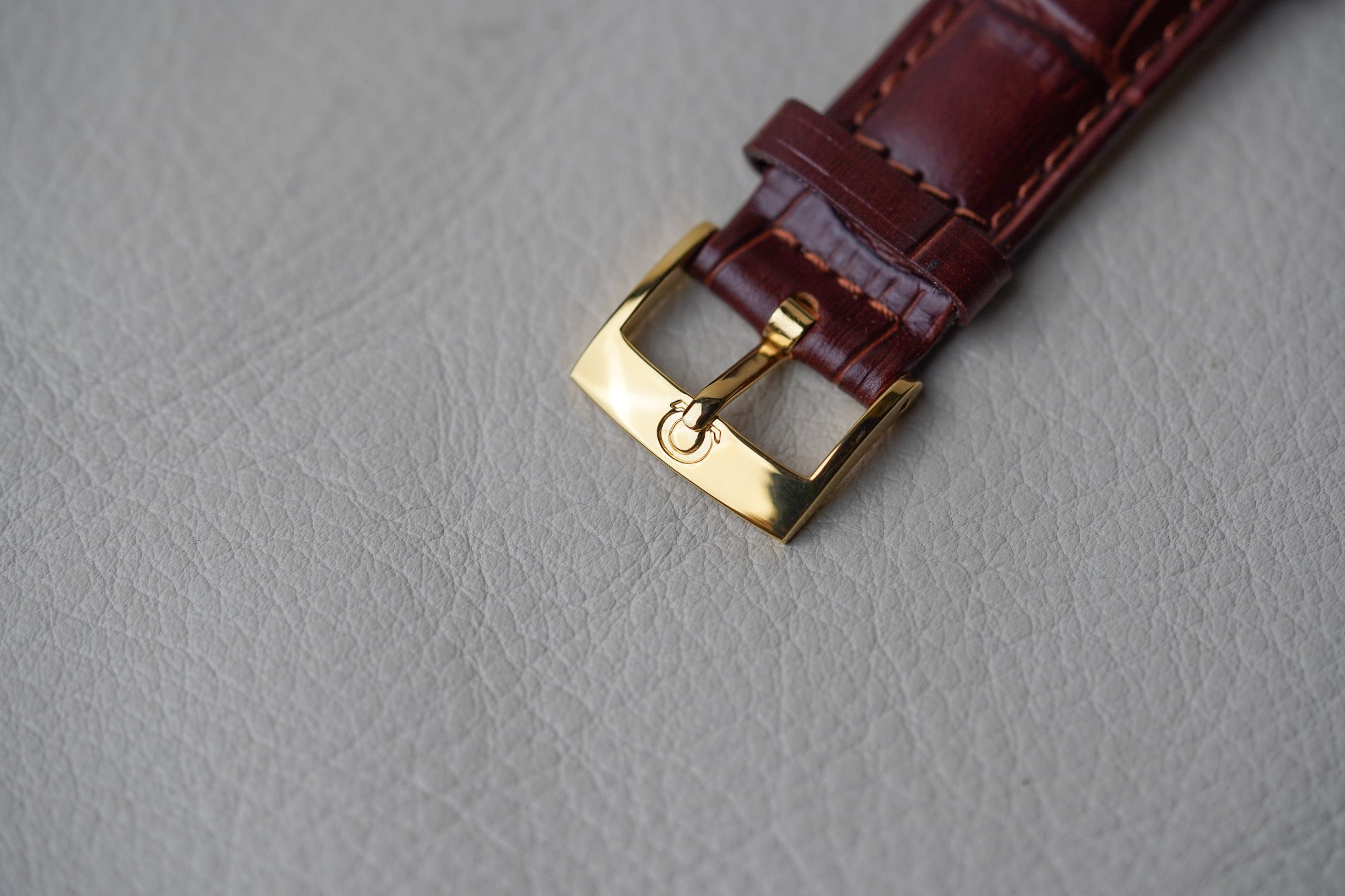Omega Speedmaster Classic Heritage Maison Fondée en 1848 - 166.0285 / 3601.20 Solid 18k Gold
