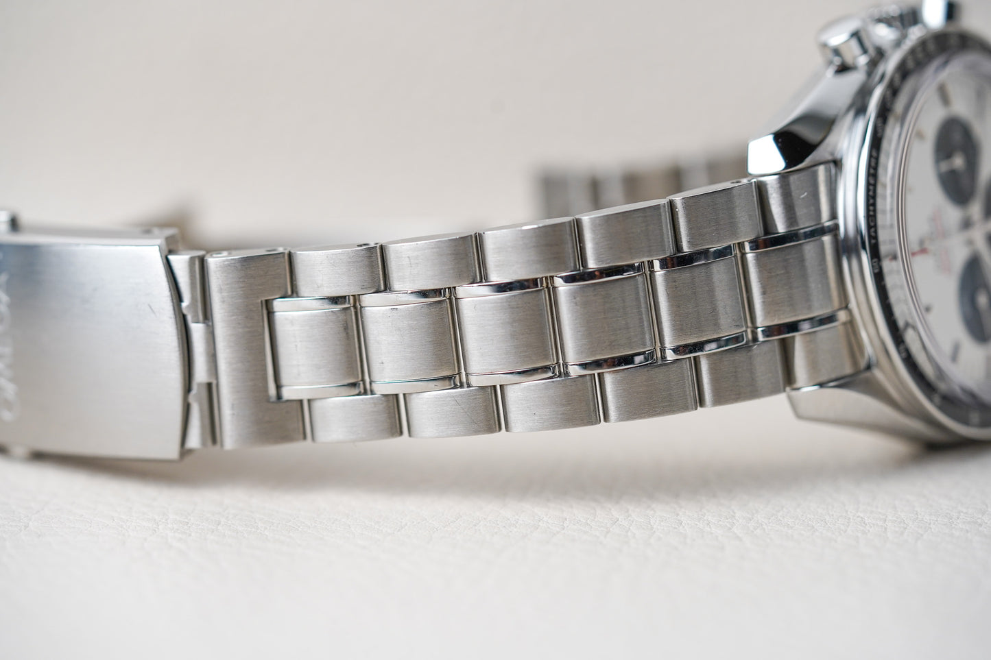 Omega Speedmaster Tokyo 2020 Panda 522.30.42.30.04.001
