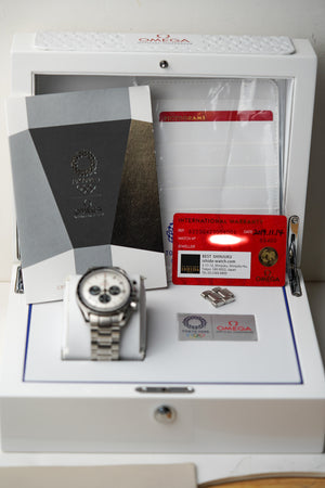 Omega Speedmaster Tokyo 2020 Panda 522.30.42.30.04.001