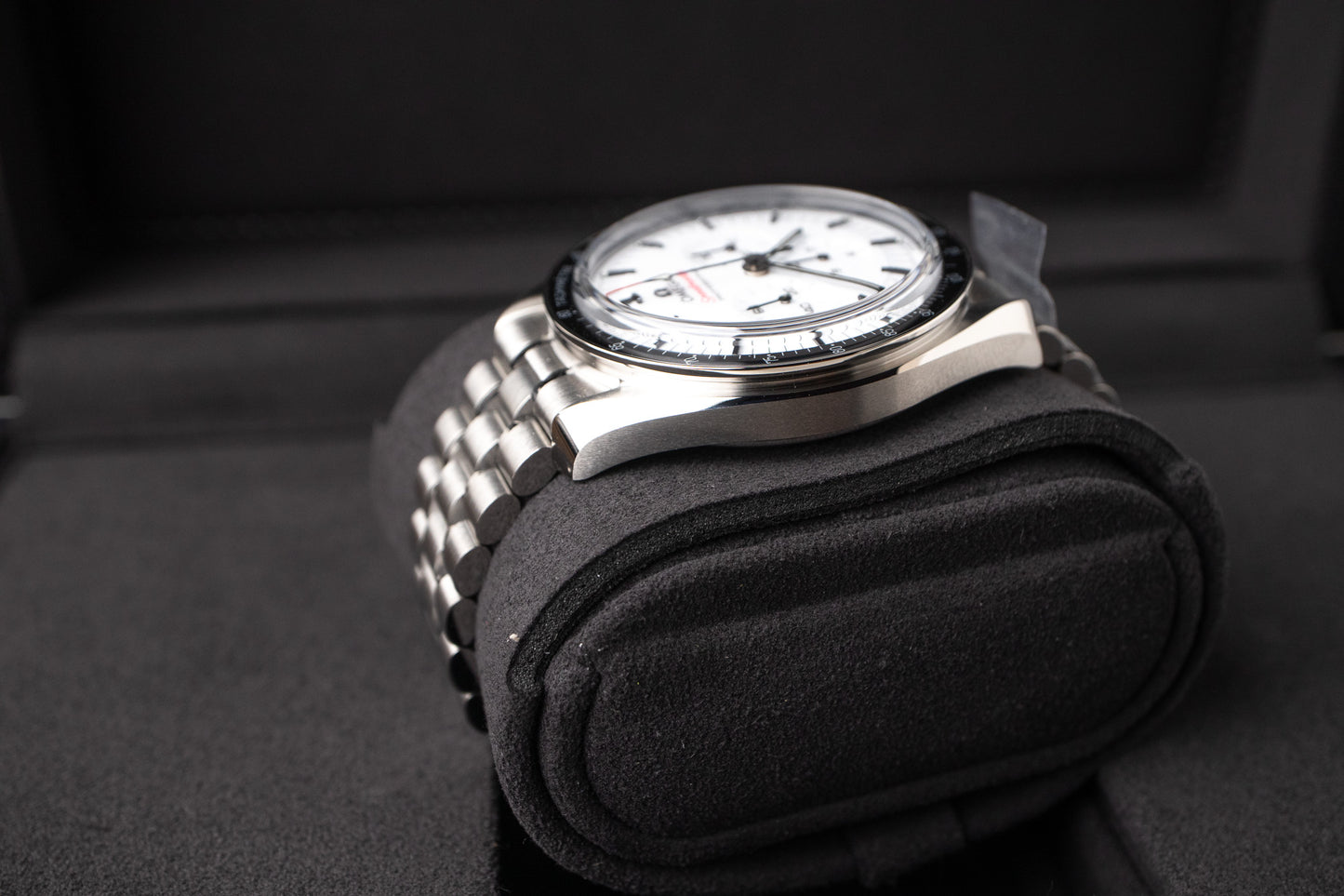 Omega Speedmaster White 310.30.42.50.04.001
