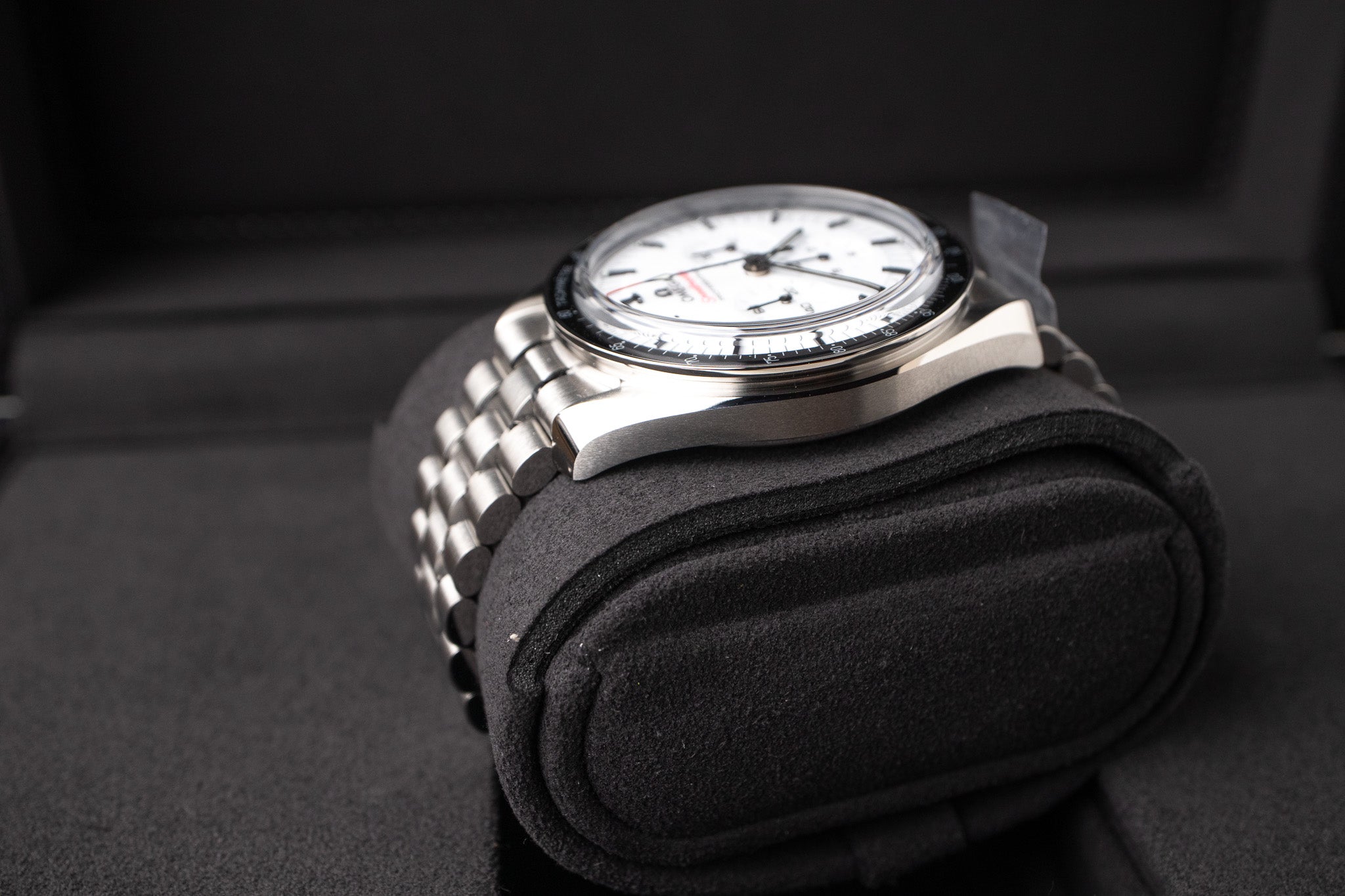 Omega Speedmaster White 310.30.42.50.04.001