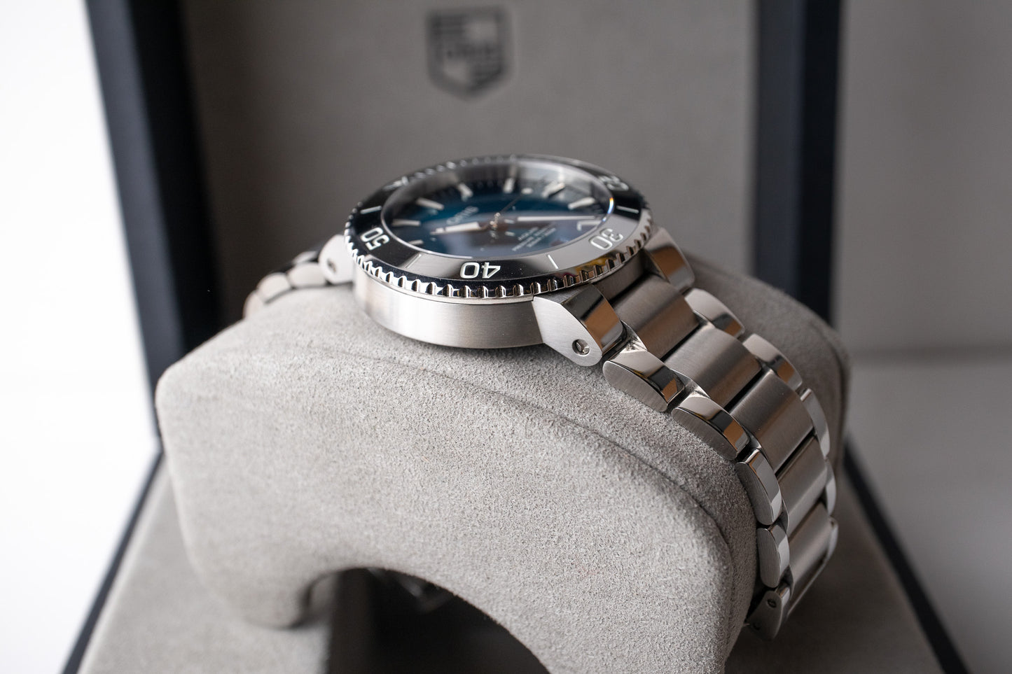 Oris Aquis Date Blue Dial
