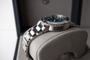 Oris Aquis Date Blue Dial