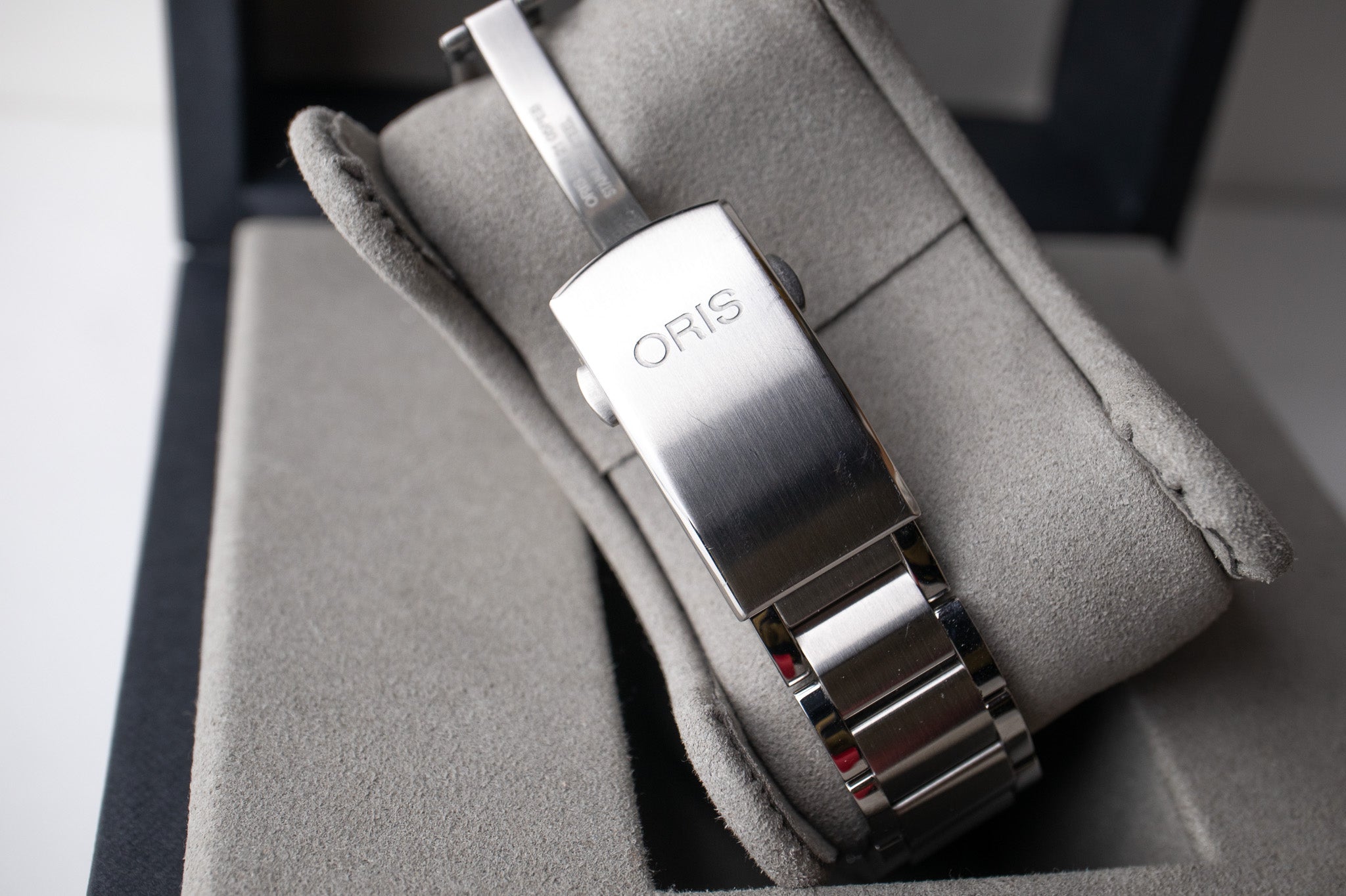 Oris Aquis Date Blue Dial