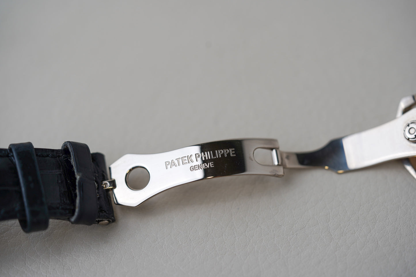 Patek Philippe World Time 5130G White Gold 39mm