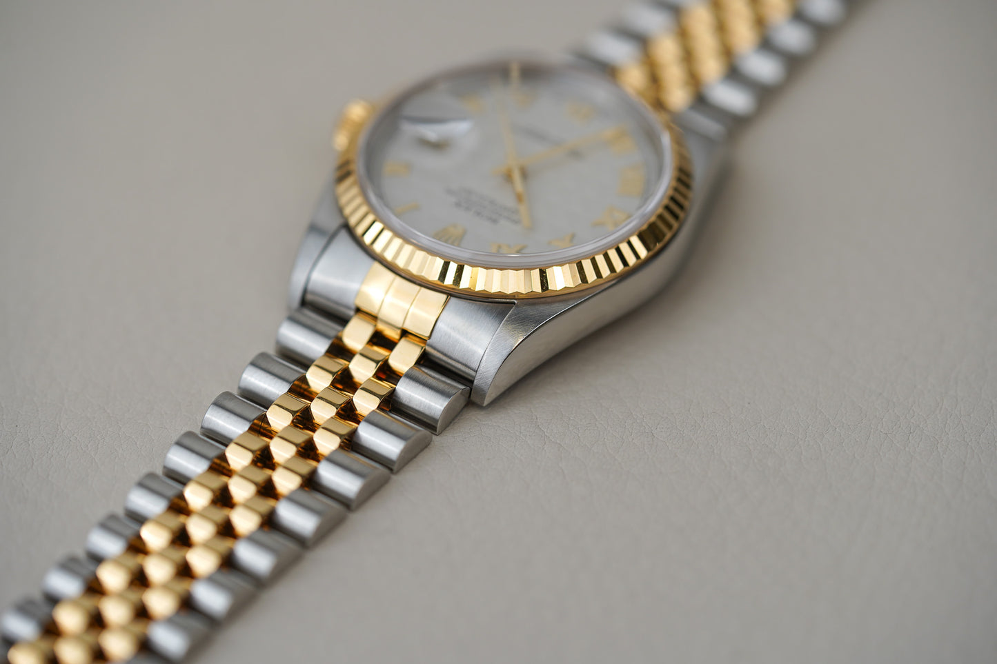 Rolex Datejust 16233 Pyramid Ivory Dial
