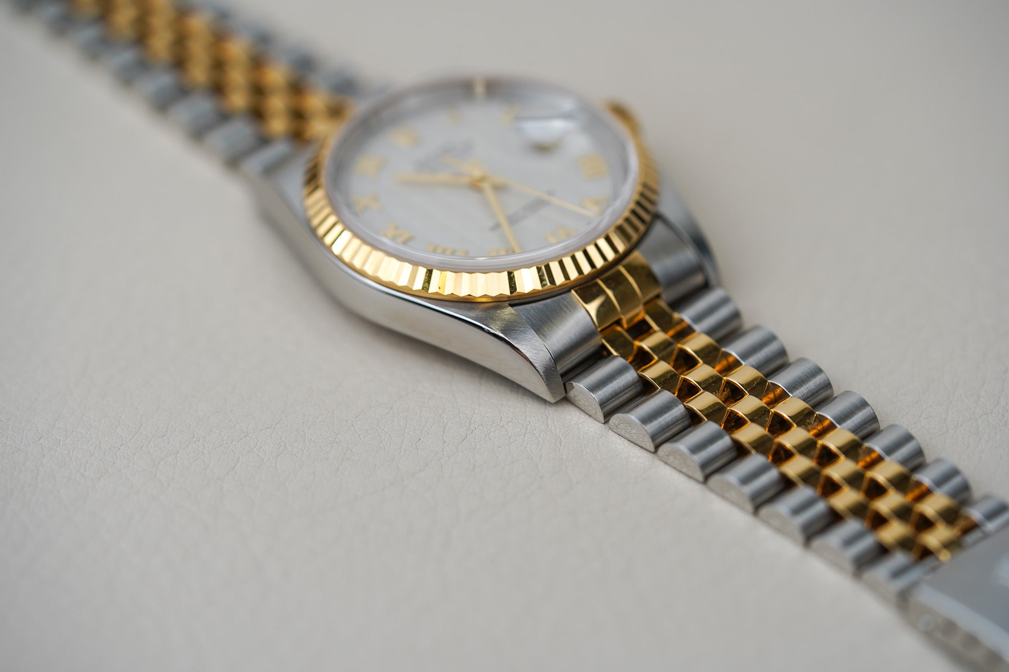 Rolex Datejust 16233 Pyramid Ivory Dial