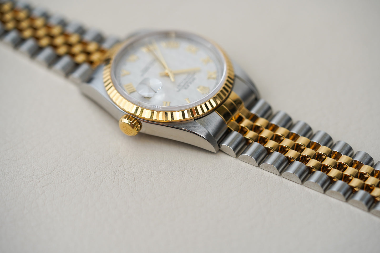 Rolex Datejust 16233 Pyramid Ivory Dial