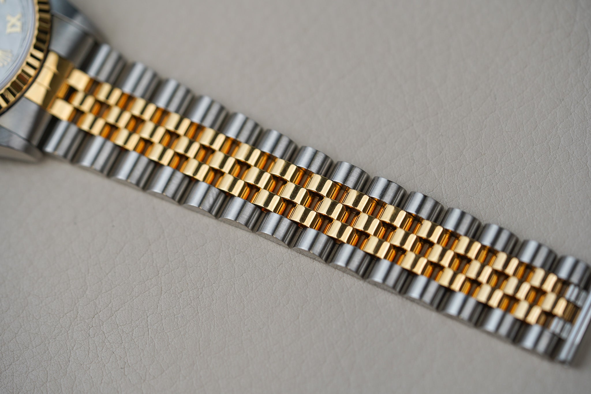 Rolex Datejust 16233 Pyramid Ivory Dial