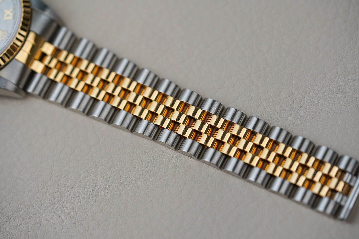 Rolex Datejust 16233 Pyramid Ivory Dial