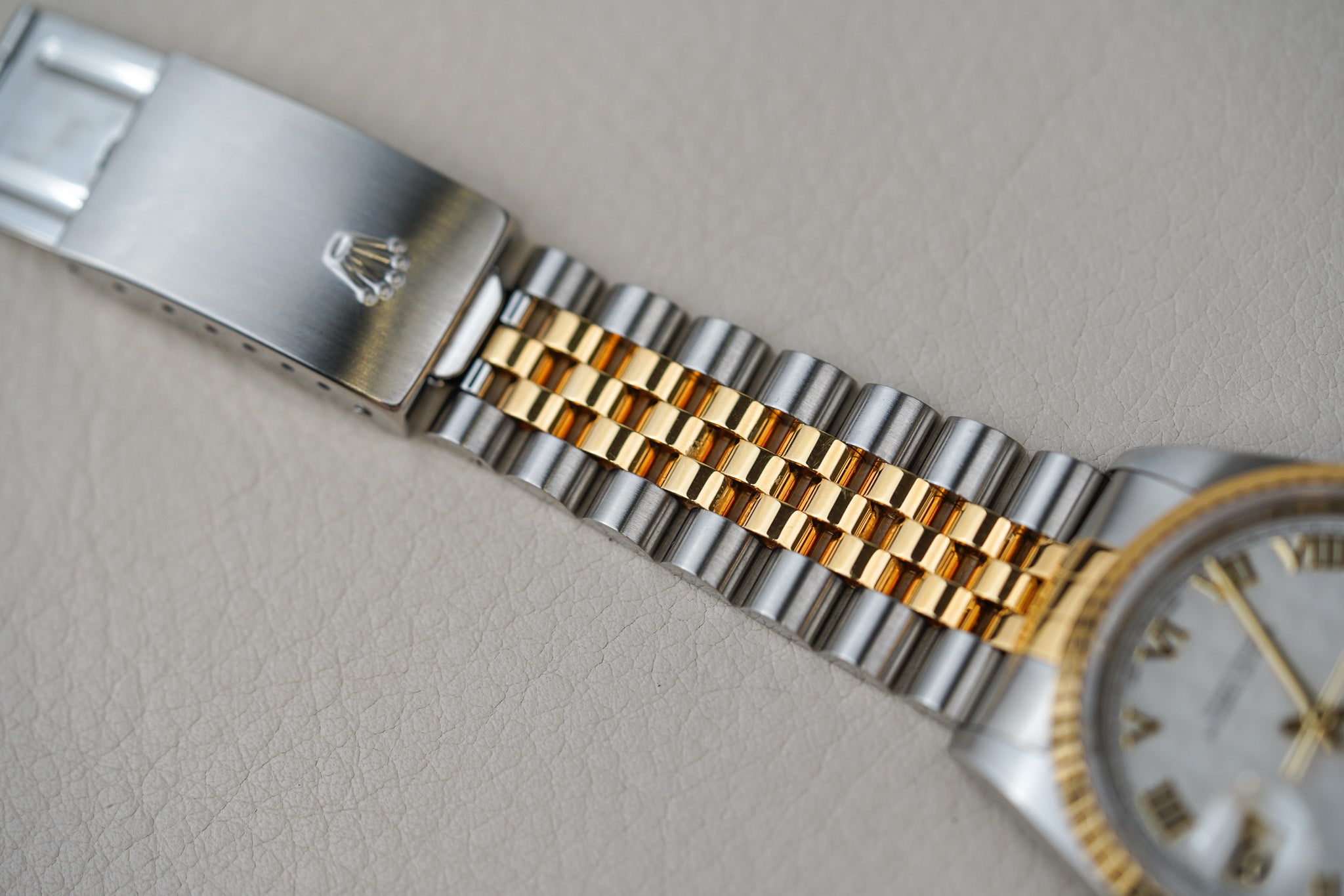 Rolex Datejust 16233 Pyramid Ivory Dial