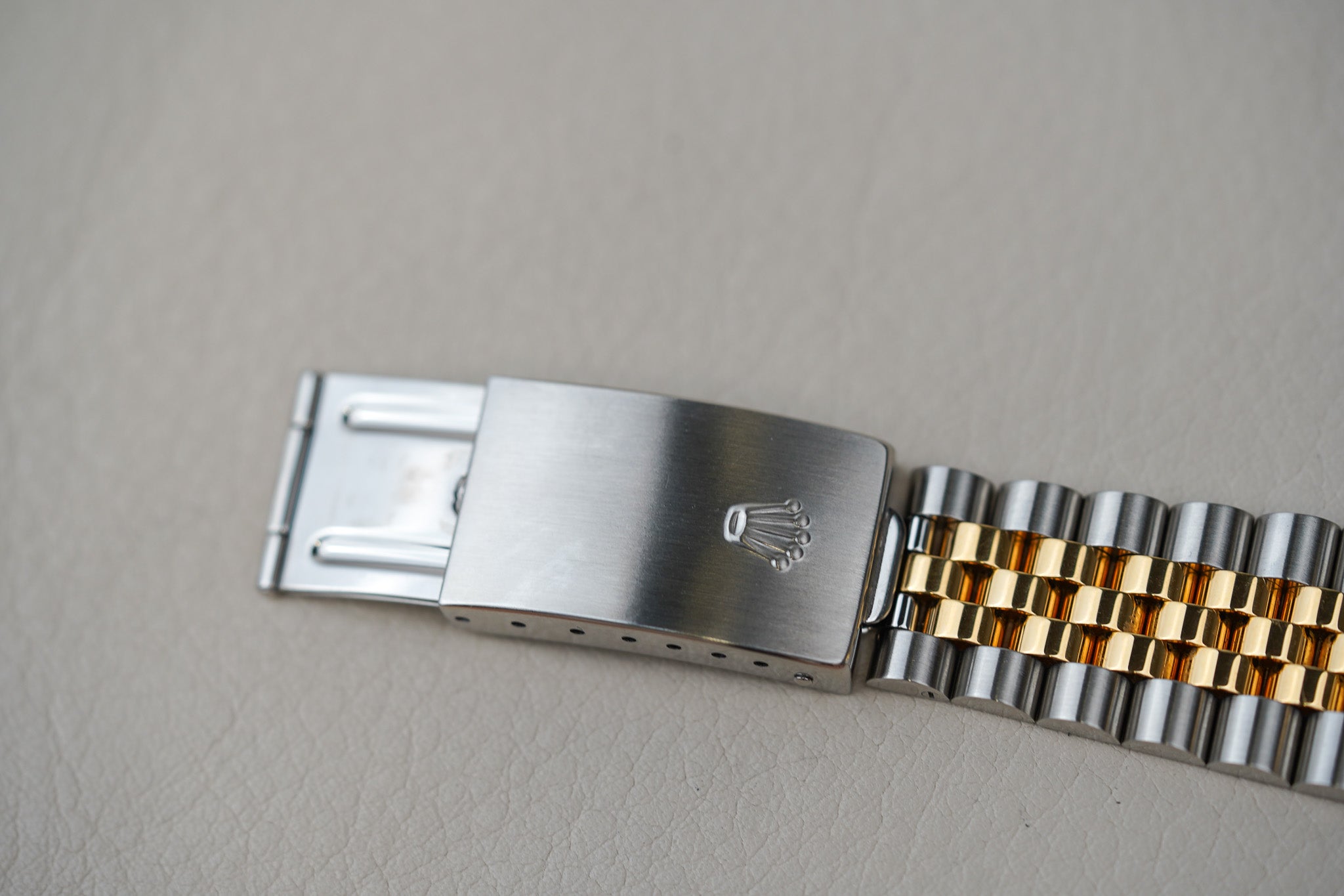 Rolex Datejust 16233 Pyramid Ivory Dial