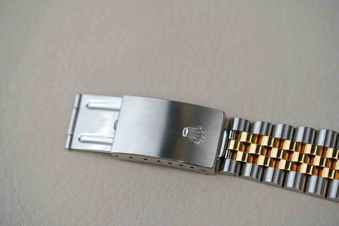 Rolex Datejust 16233 Pyramid Ivory Dial