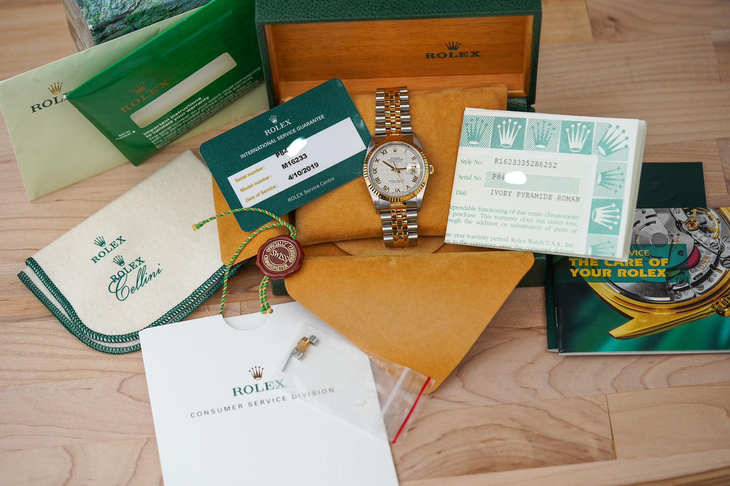 Rolex Datejust 16233 Pyramid Ivory Dial