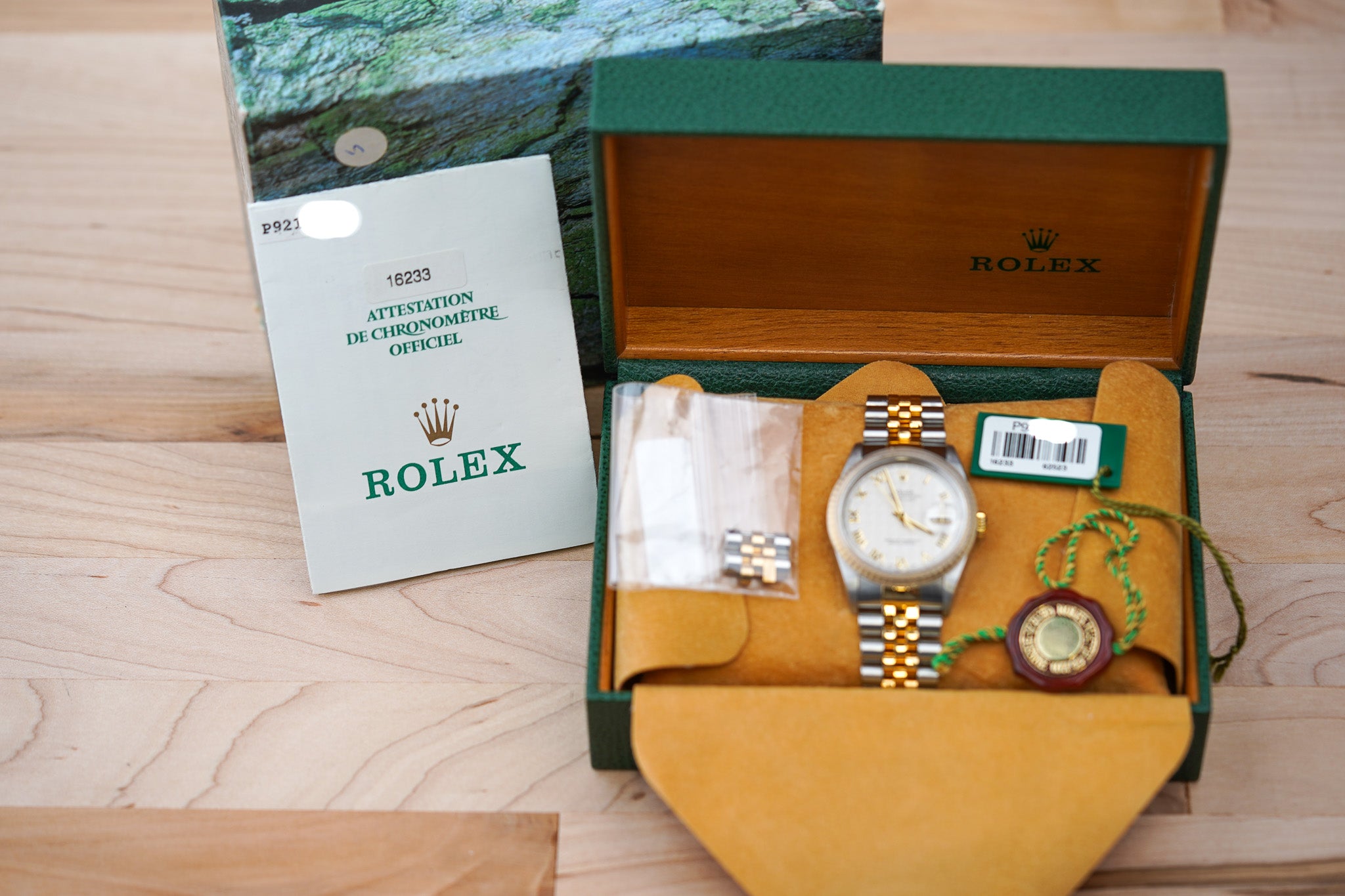 Rolex Datejust 16233 Pyramid Ivory Dial