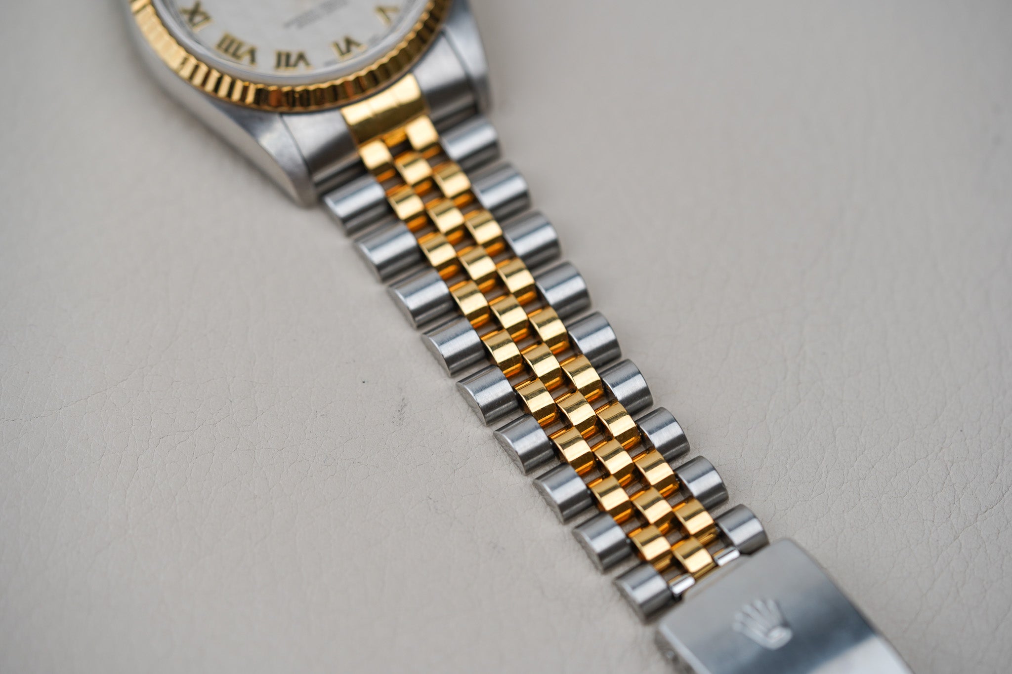 Rolex Datejust 16233 Pyramid Ivory Dial