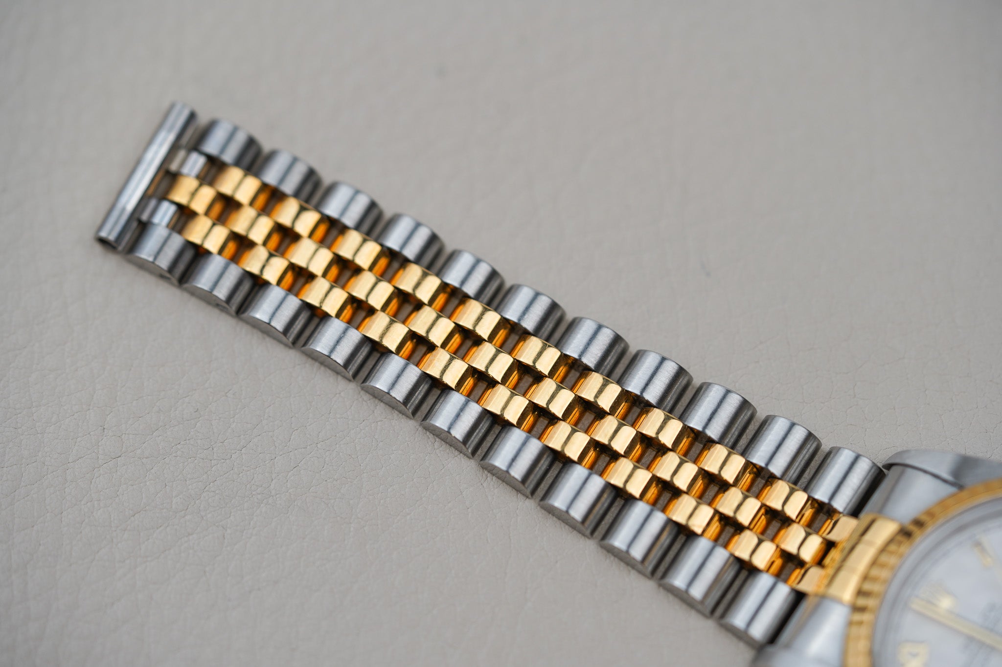 Rolex Datejust 16233 Pyramid Ivory Dial