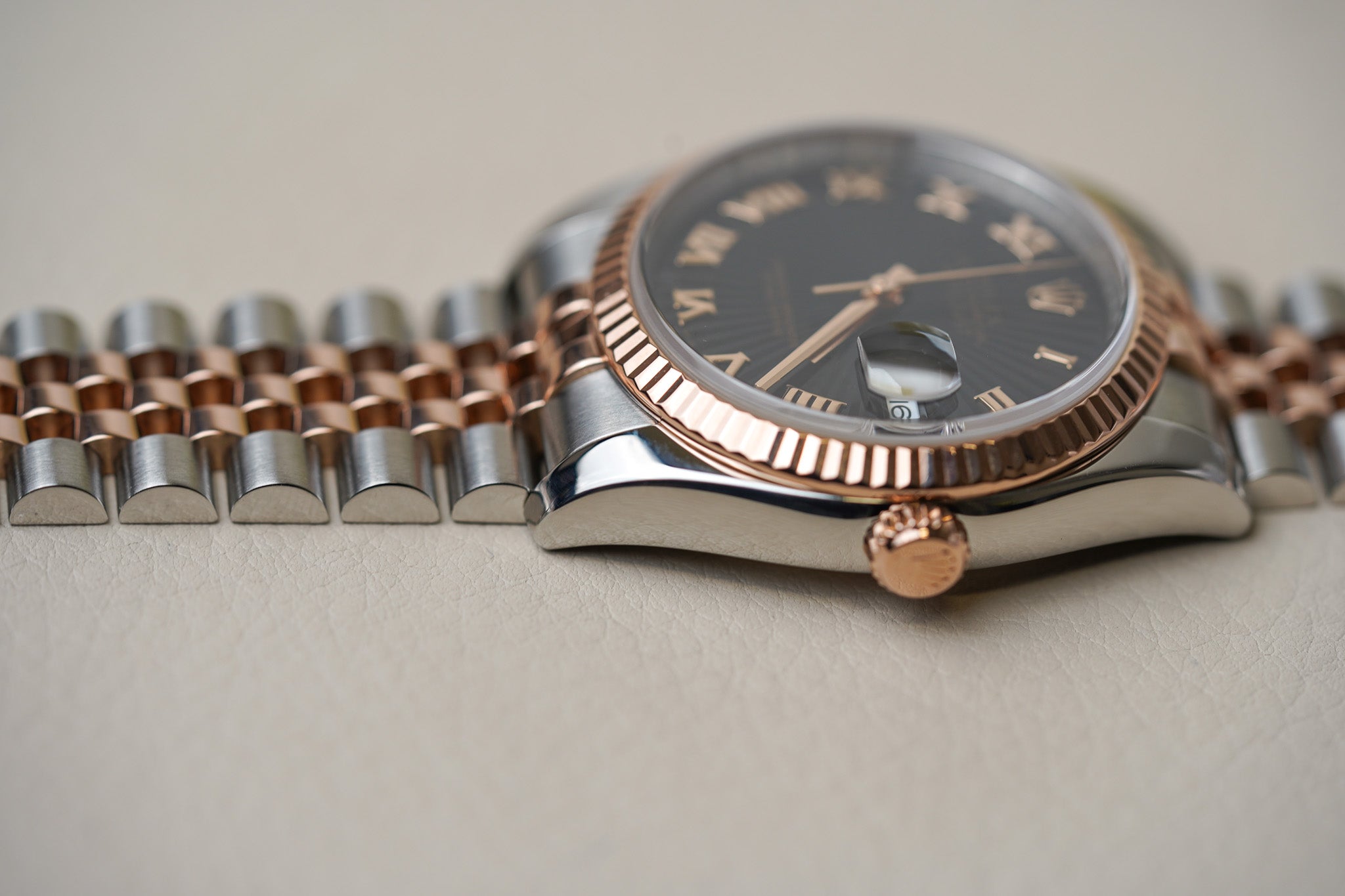 Rolex Datejust 36 Black Sunbeam Roman Dial Rose Two Tone 116231