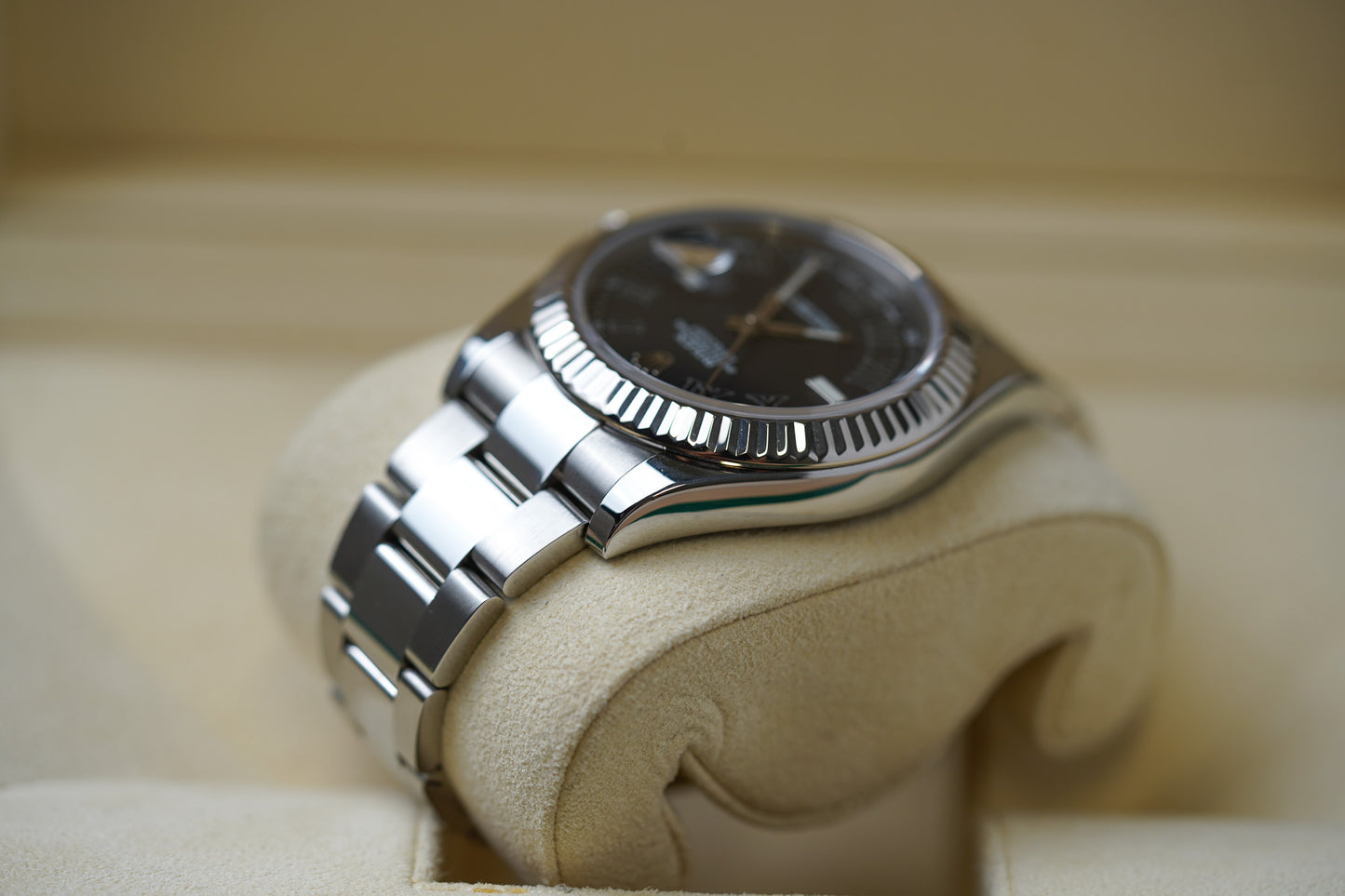 Rolex Datejust II Grey Roman 116334