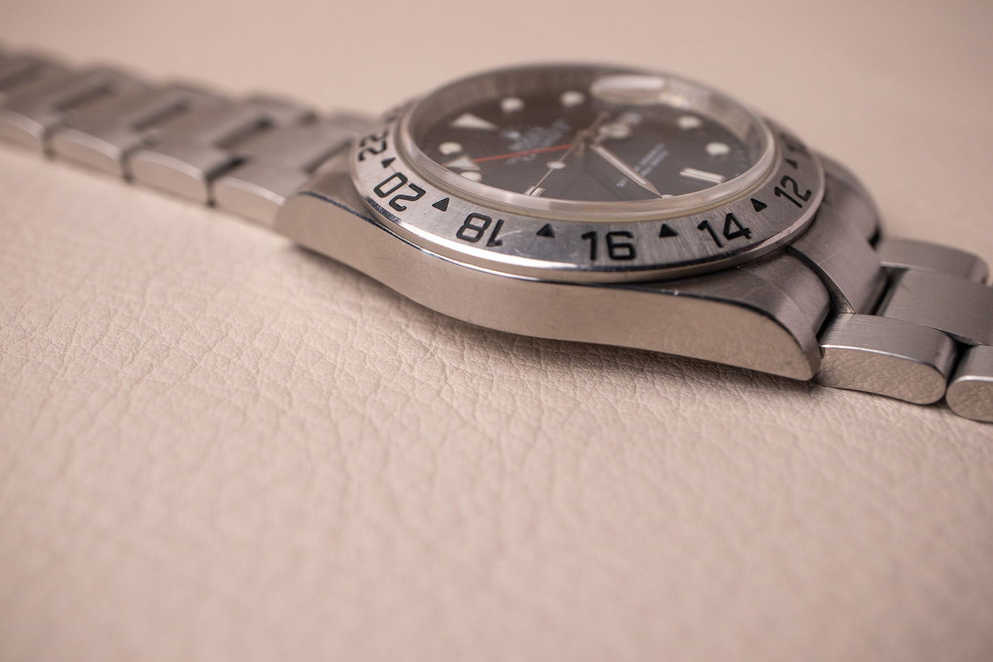 Rolex Explorer II 16570 Black 'Engraved Rehaut'