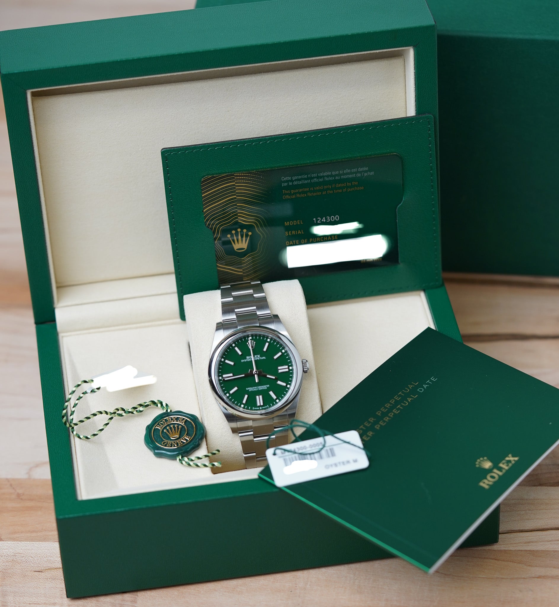 Rolex Oyster Perpetual 41 124300 Green
