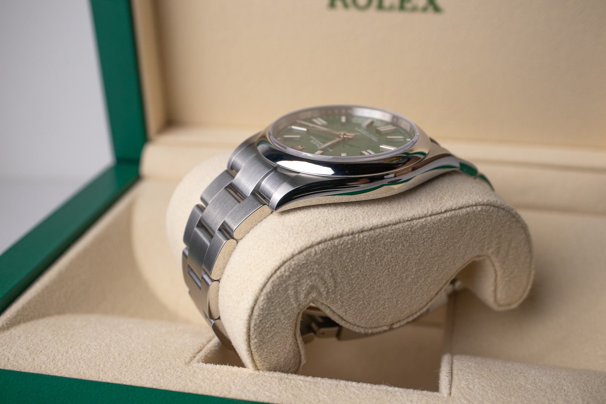 Rolex Oyster Perpetual 41 124300 Green