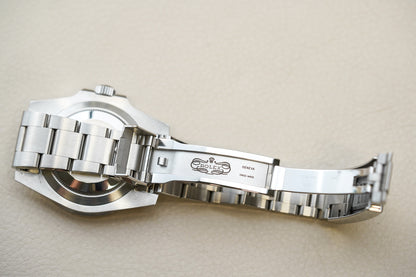 Rolex Submariner ‘Hulk’ 116610LV