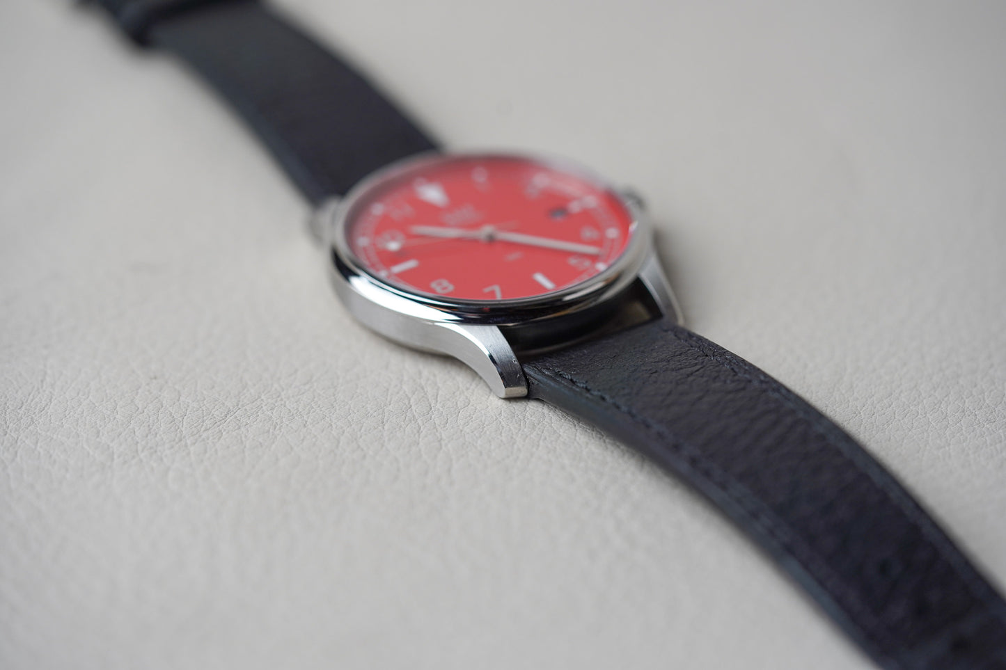 S.U.F Helsinki 180C Red Dial