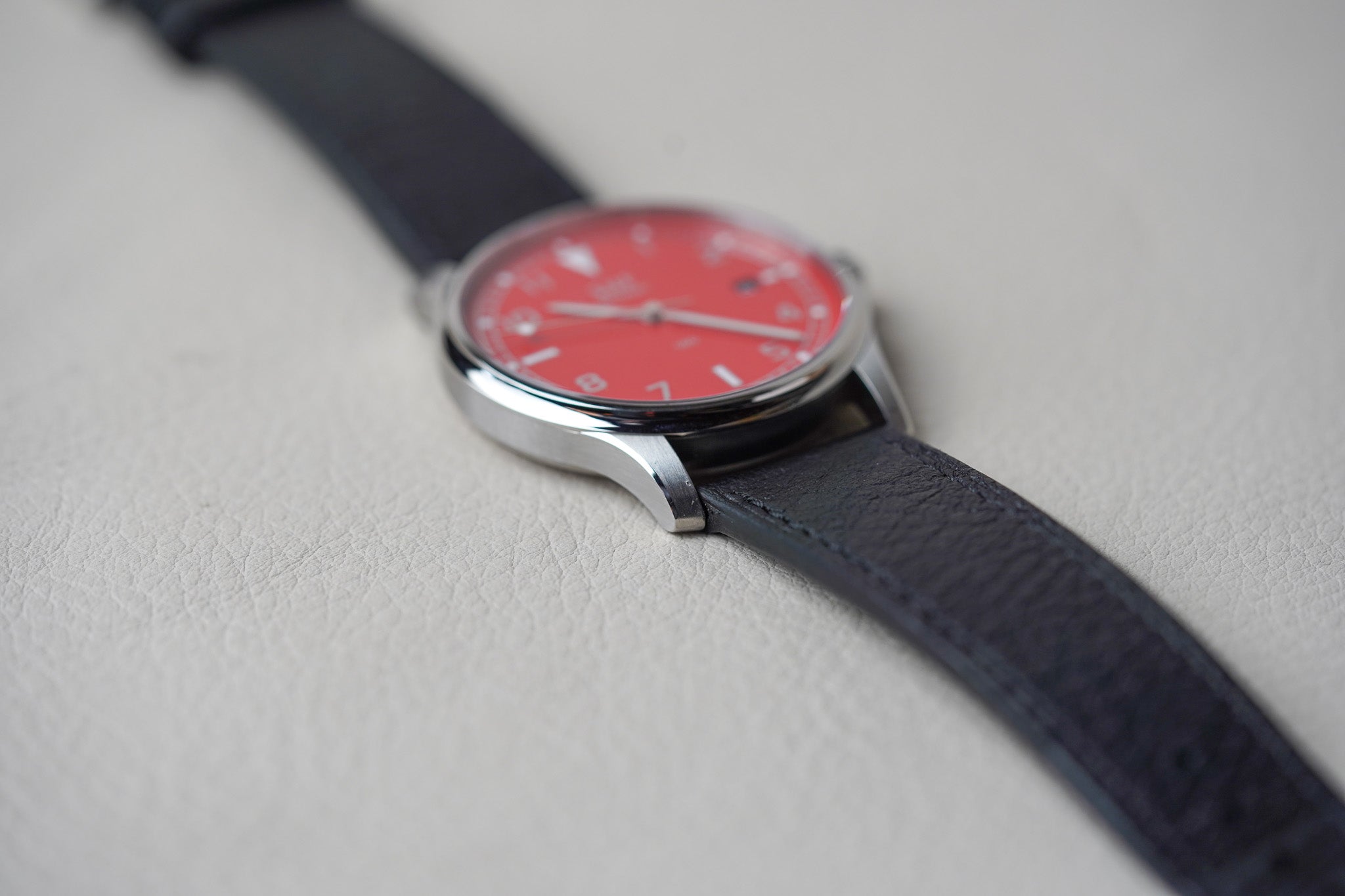 S.U.F Helsinki 180C Red Dial