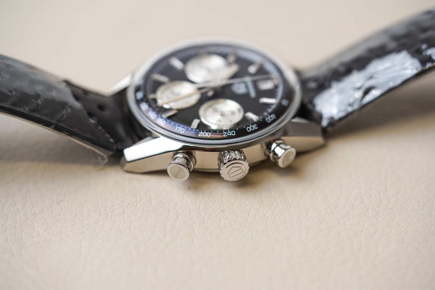 Tag Heuer Carrera Chronograph 39mm "Glassbox" CBS2210.FC6534