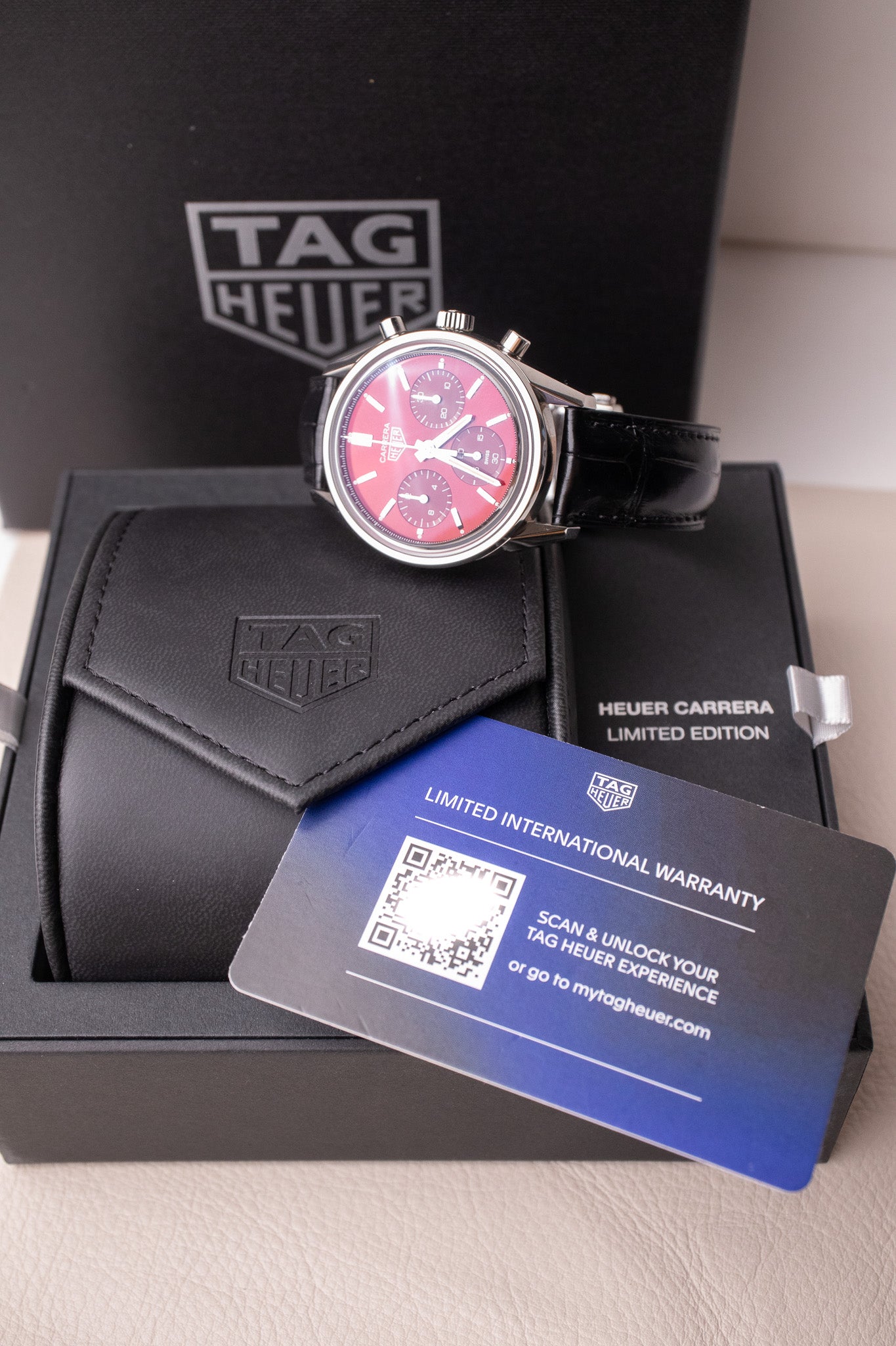 TAG Heuer Carrera クロノグラフ Tag Heuer Carrera Chronograph 39 Red CBK221G.FC6479 – Belmont Watches