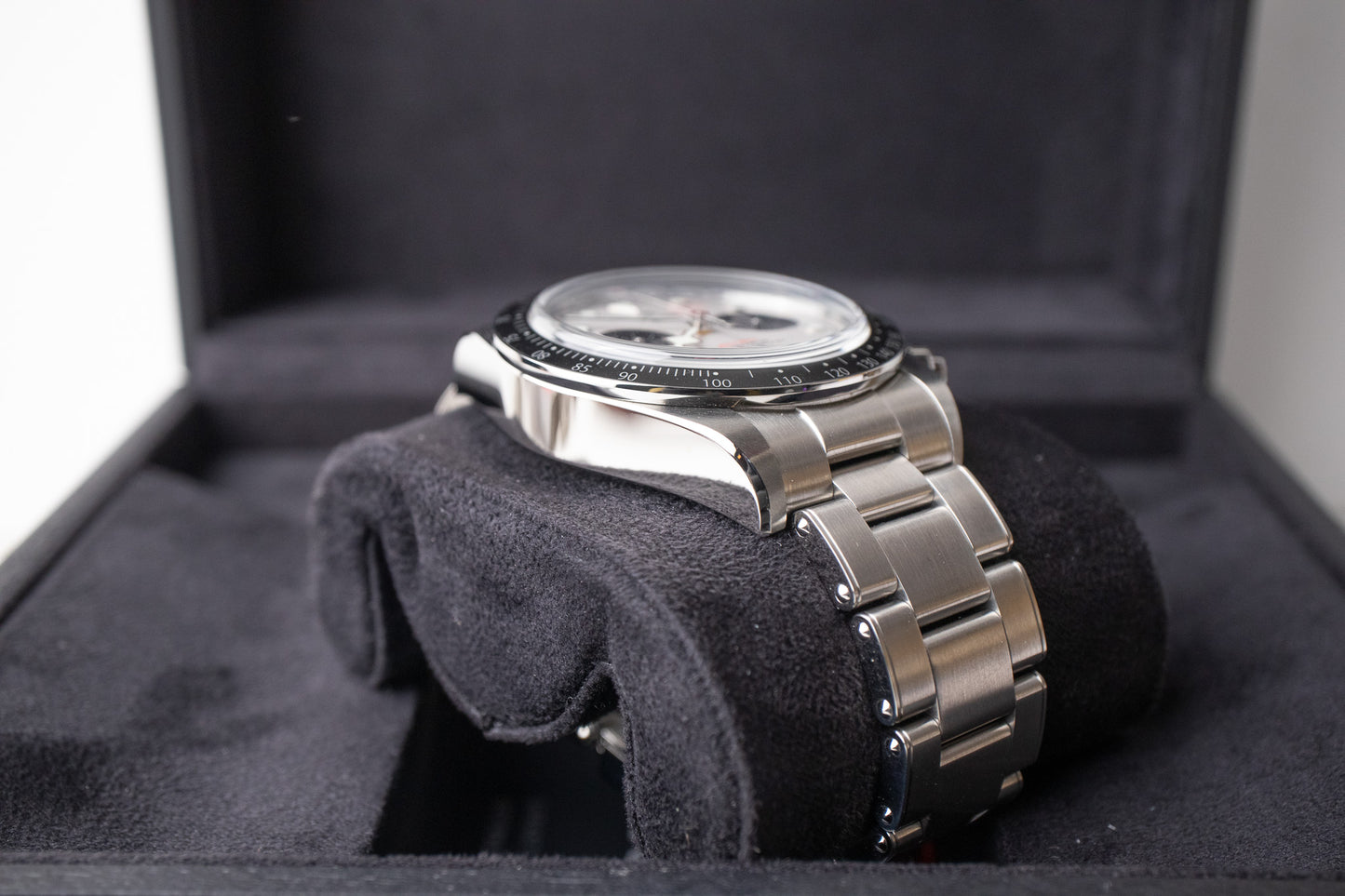 Tudor Black Bay Chrono reference 79360N bottom left side of case and lug 
