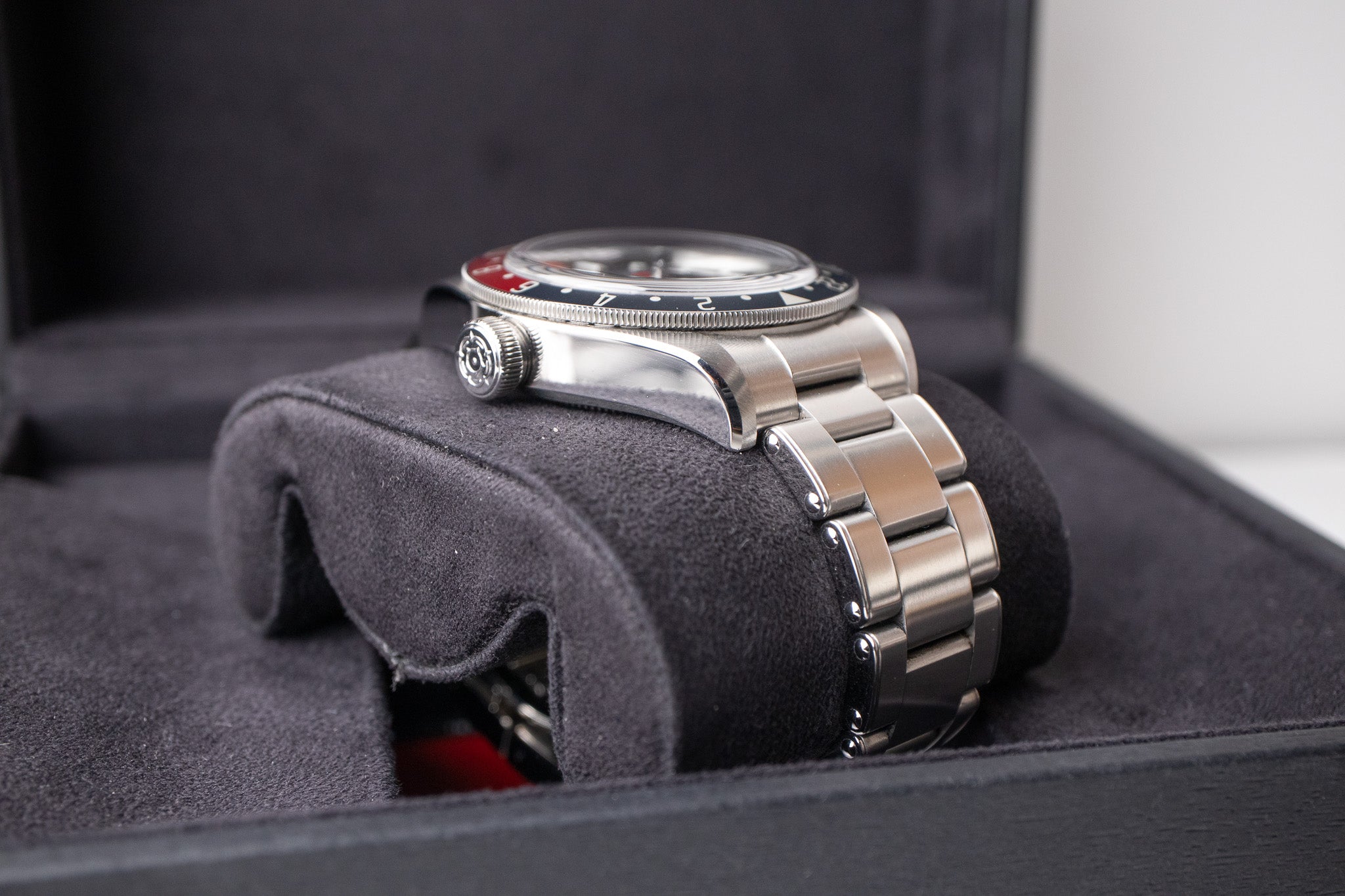 Tudor gmt thickness hotsell