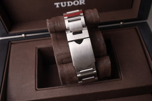 Tudor Black Bay Red 79220R