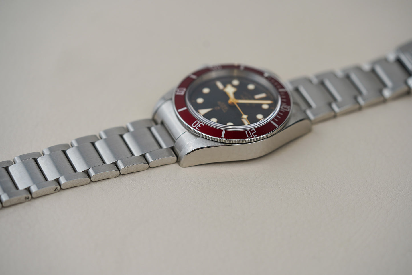 Tudor Black Bay Red 'Smiley' 79220R
