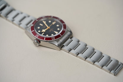 Tudor Black Bay Red 'Smiley' 79220R