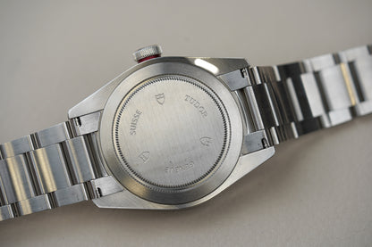 Tudor Black Bay Red 'Smiley' 79220R