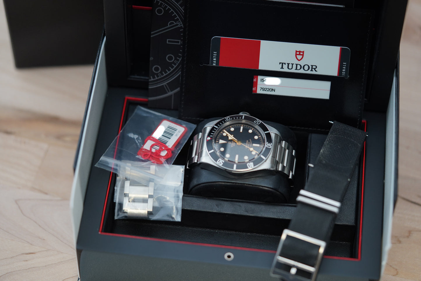 Tudor Heritage Black Bay Black 79220N 'Smiley'