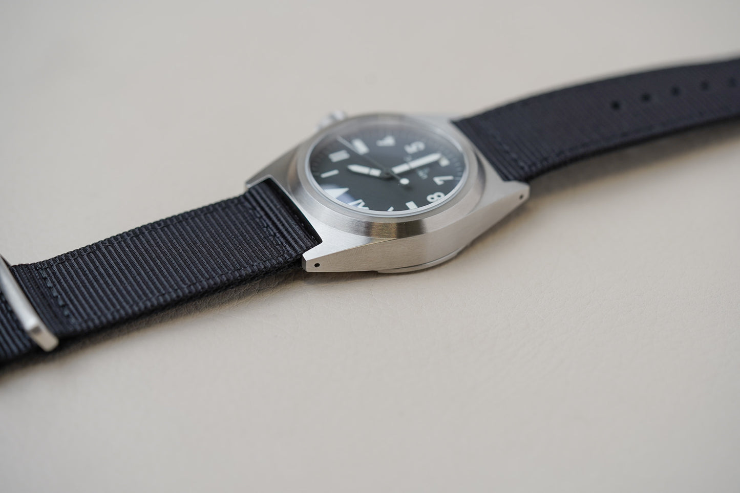 Unimatic Modello Due U2-H Limited Edition For Hodinkee