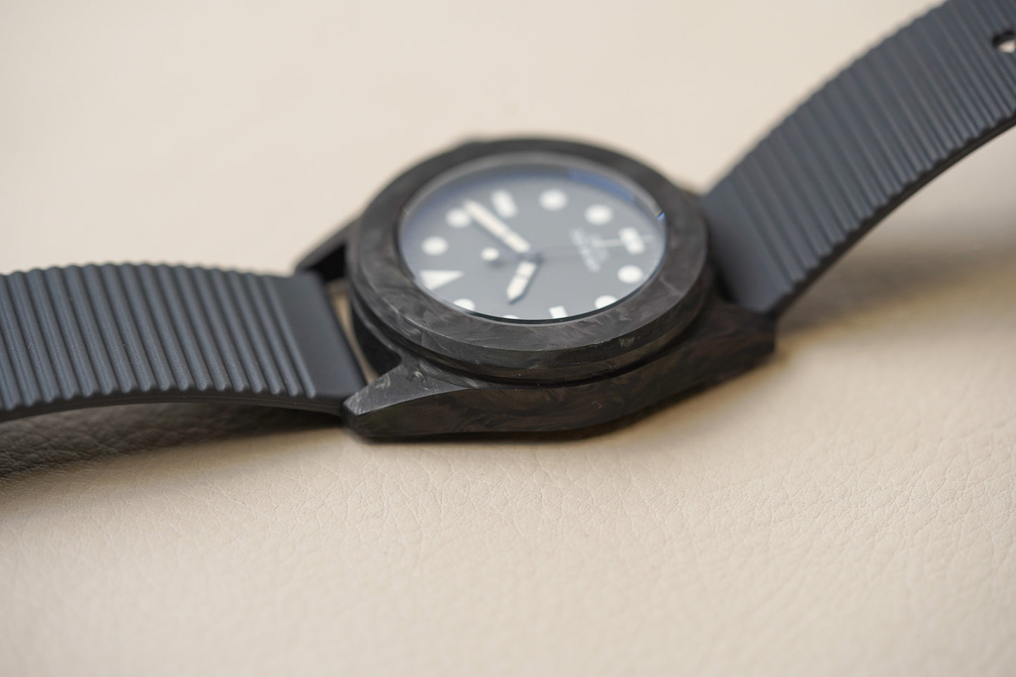 Unimatic x Hodinkee Modello Quattro Carbon U4S-C-H